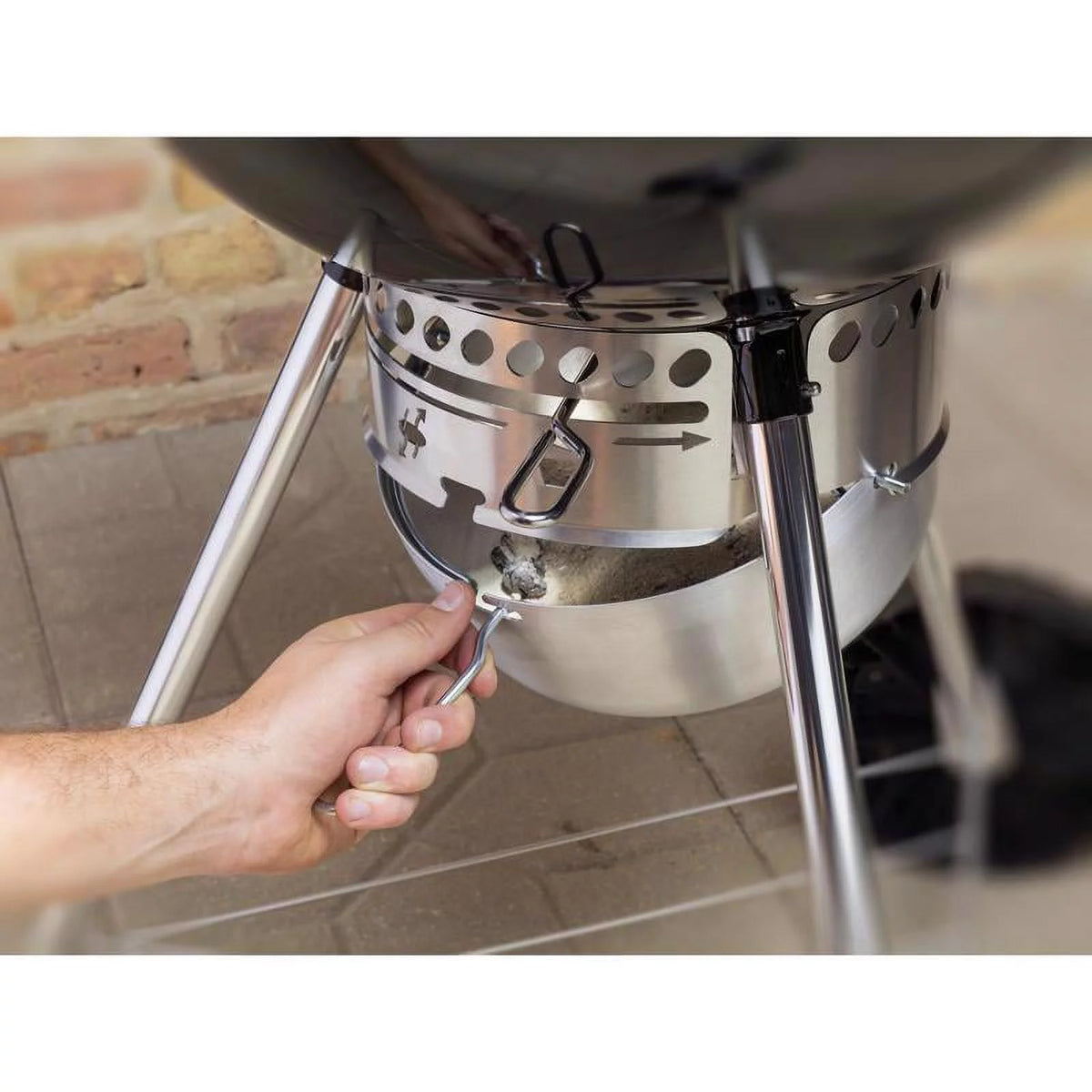 22 in. Charcoal Grill O692